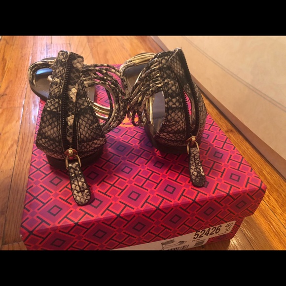 Tory Burch Sandals - Picture 4 of 6